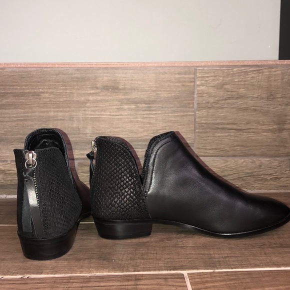 Kenneth Cole Reaction Loop There It Is Bootie - Picture 4 of 5